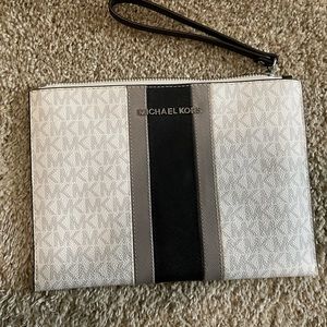 Michael Kors Clutch! Brand new!